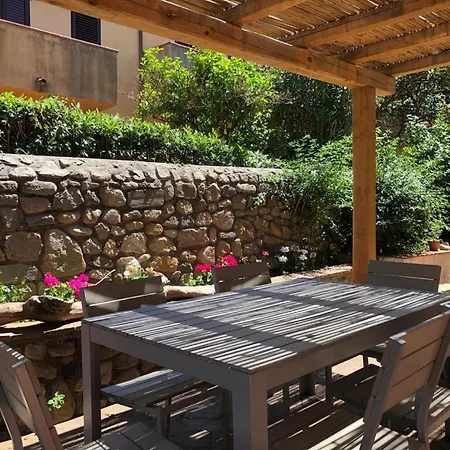 Alloro 6 Apartment